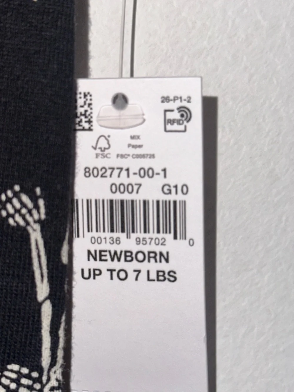 Old Navy Halloween Skeletons Zip Up Footed One Piece Pajamas NEW Newborn 7 lbs